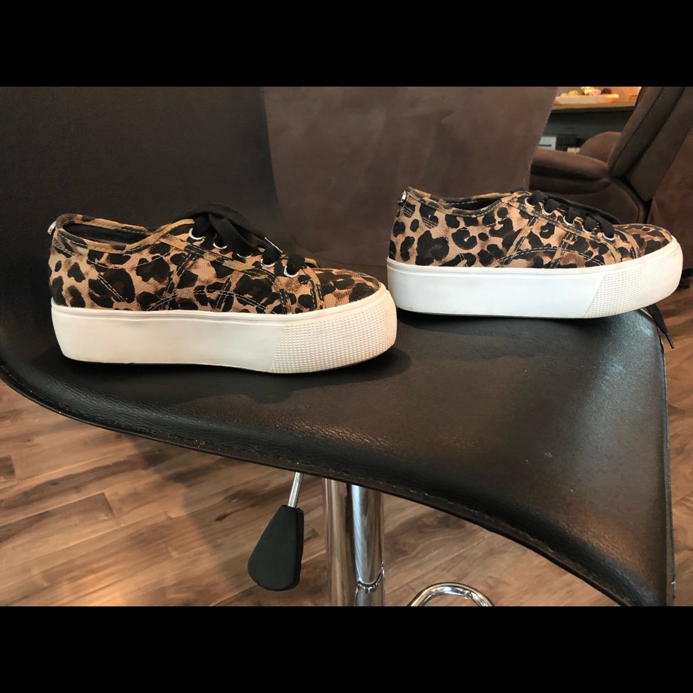 Steve Madden emmi platform leopard size 5.5